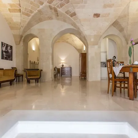 Basseo33 Feriehus Lecce